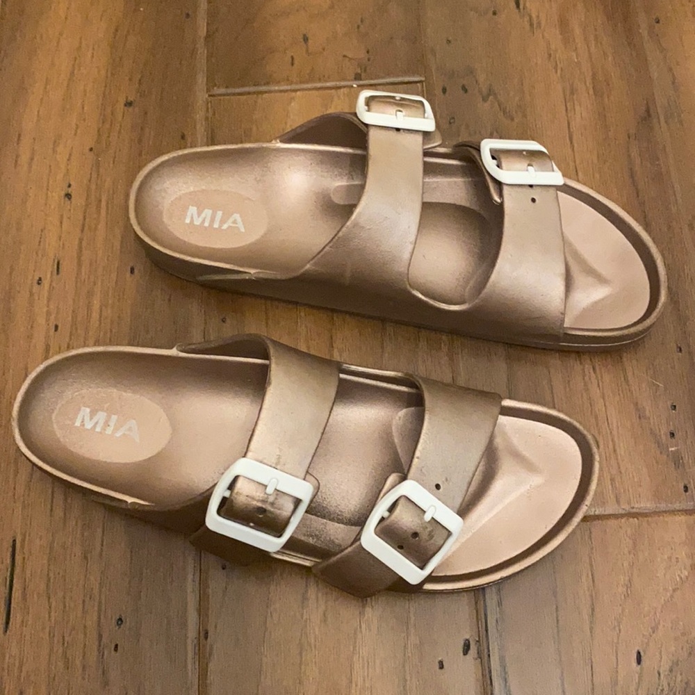 Women’s sandals